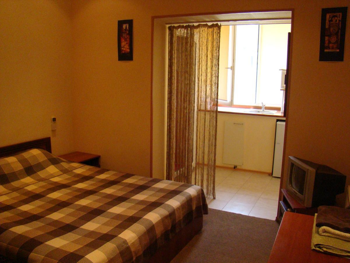 Mini-Hotel In Odessa Yard Luaran gambar
