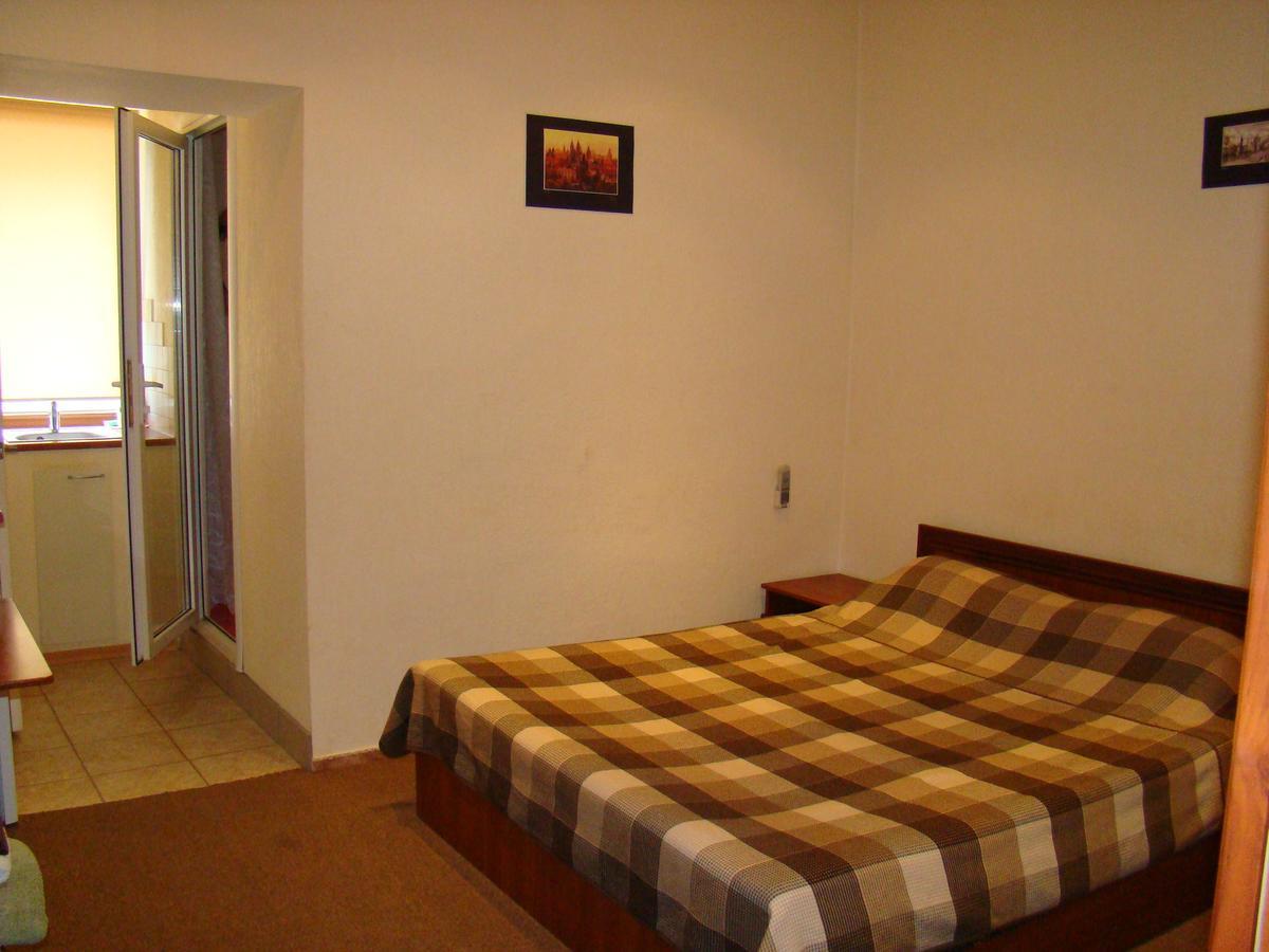 Mini-Hotel In Odessa Yard Luaran gambar