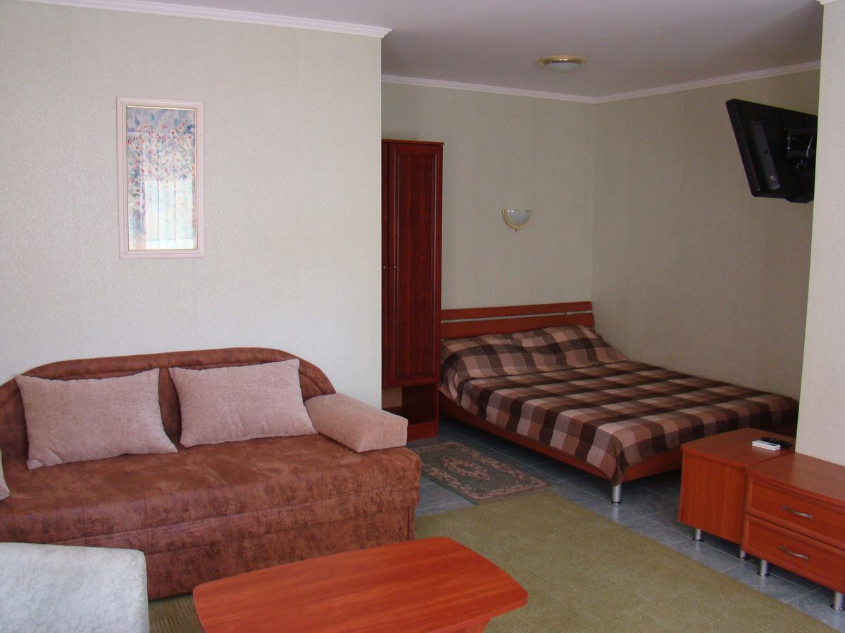 Mini-Hotel In Odessa Yard Luaran gambar